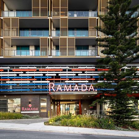 Ramada By Wyndham Vetroblu Scarborough Beach Перт Экстерьер фото