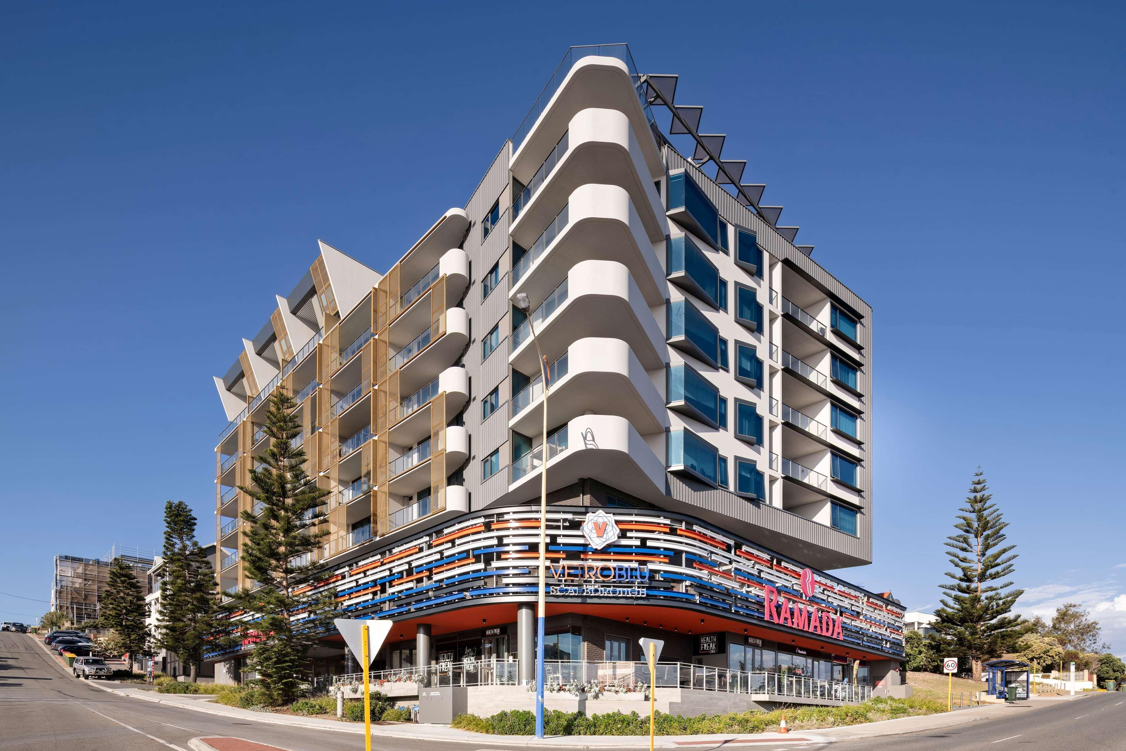 Ramada By Wyndham Vetroblu Scarborough Beach Перт Экстерьер фото