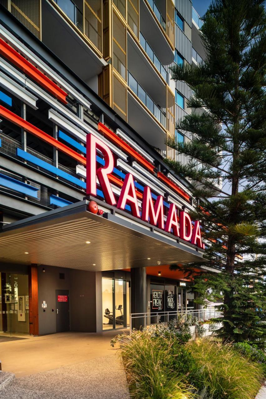 Ramada By Wyndham Vetroblu Scarborough Beach Перт Экстерьер фото